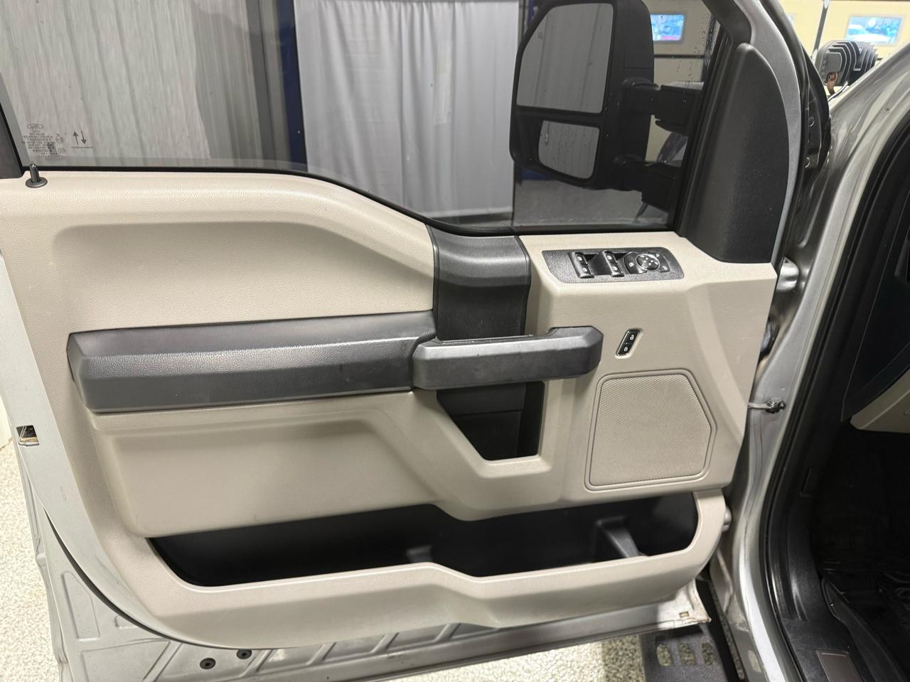 Ford F-150 4WD SuperCrew 145" XL 2020