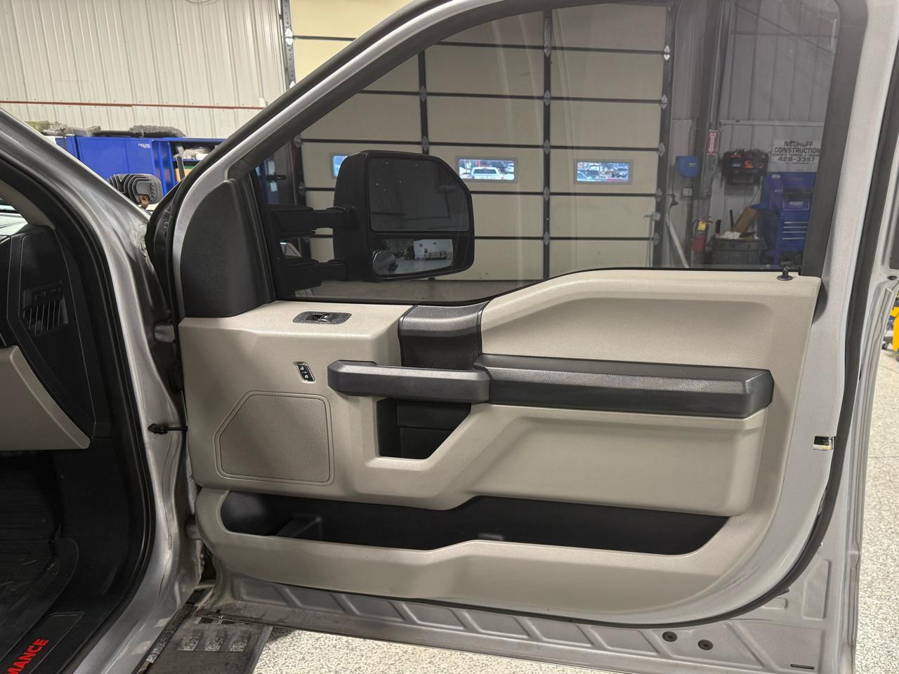 Ford F-150 4WD SuperCrew 145" XL 2020