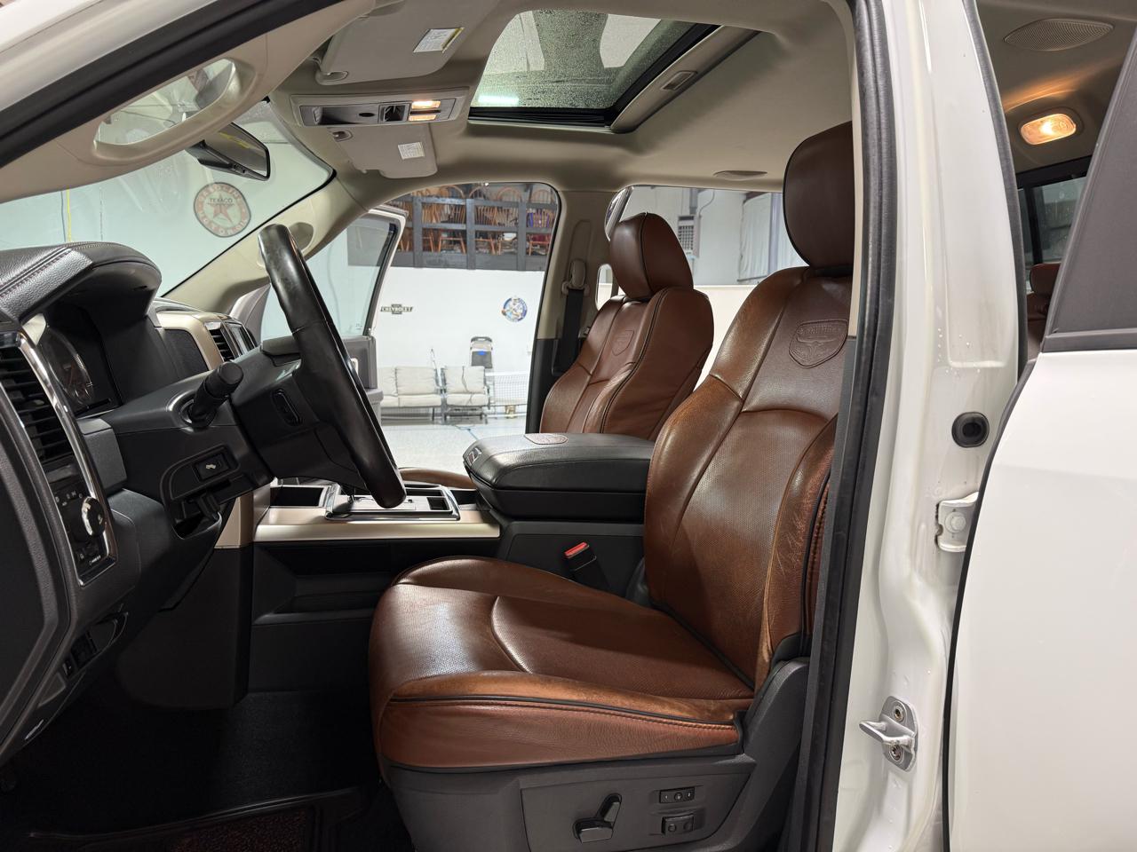 RAM 1500 4WD Crew Cab 140.5" Laramie Longhorn Edition 2012