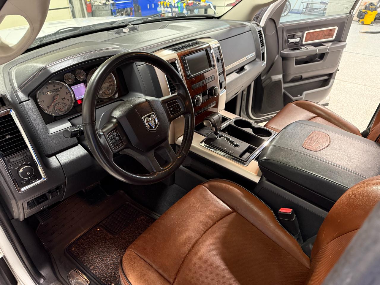 RAM 1500 4WD Crew Cab 140.5" Laramie Longhorn Edition 2012