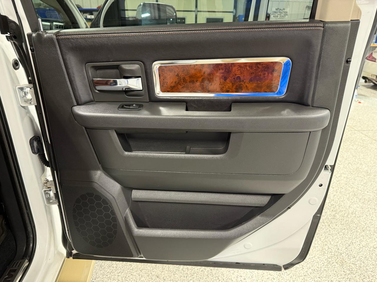 RAM 1500 4WD Crew Cab 140.5" Laramie Longhorn Edition 2012