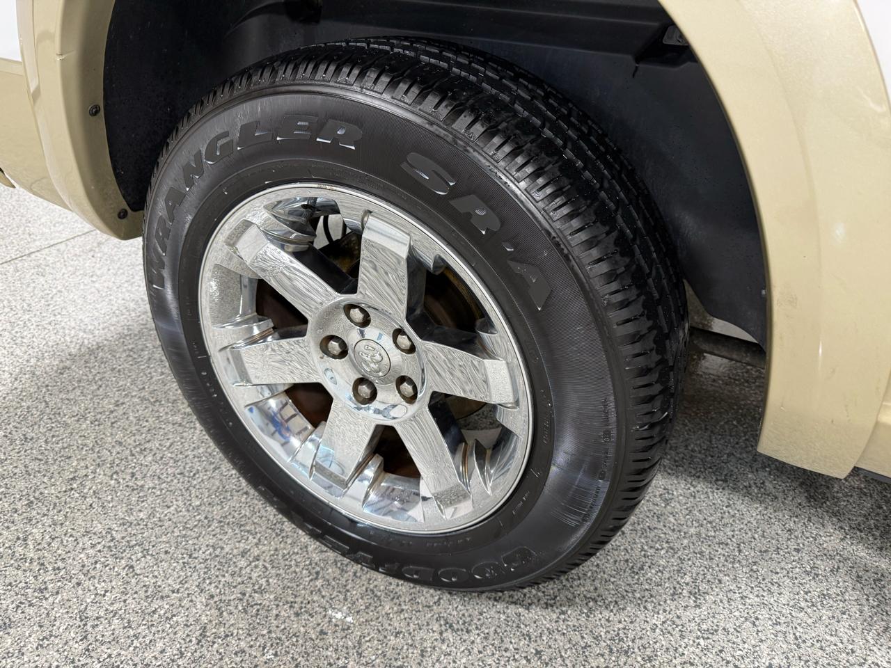 RAM 1500 4WD Crew Cab 140.5" Laramie Longhorn Edition 2012