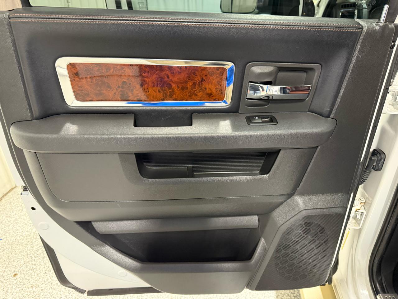 RAM 1500 4WD Crew Cab 140.5" Laramie Longhorn Edition 2012