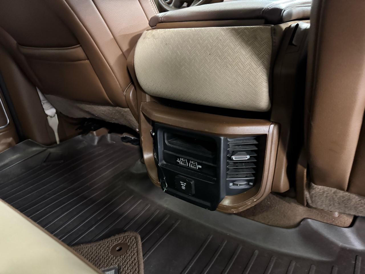 RAM 1500 Laramie 4x4 Crew Cab 6'4" Box 2019