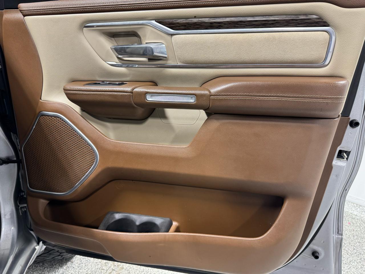 RAM 1500 Laramie 4x4 Crew Cab 6'4" Box 2019