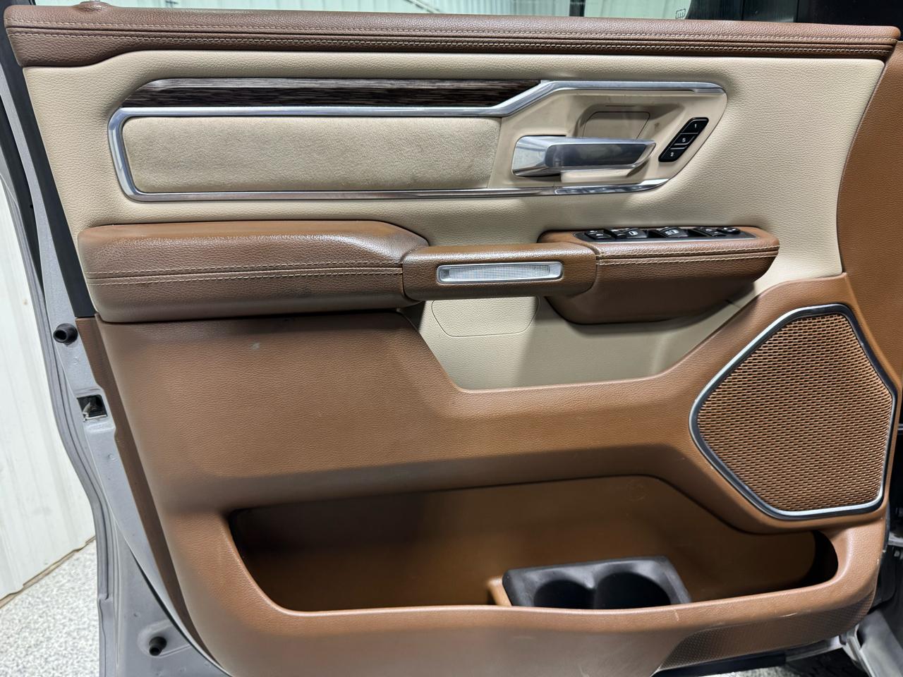 RAM 1500 Laramie 4x4 Crew Cab 6'4" Box 2019