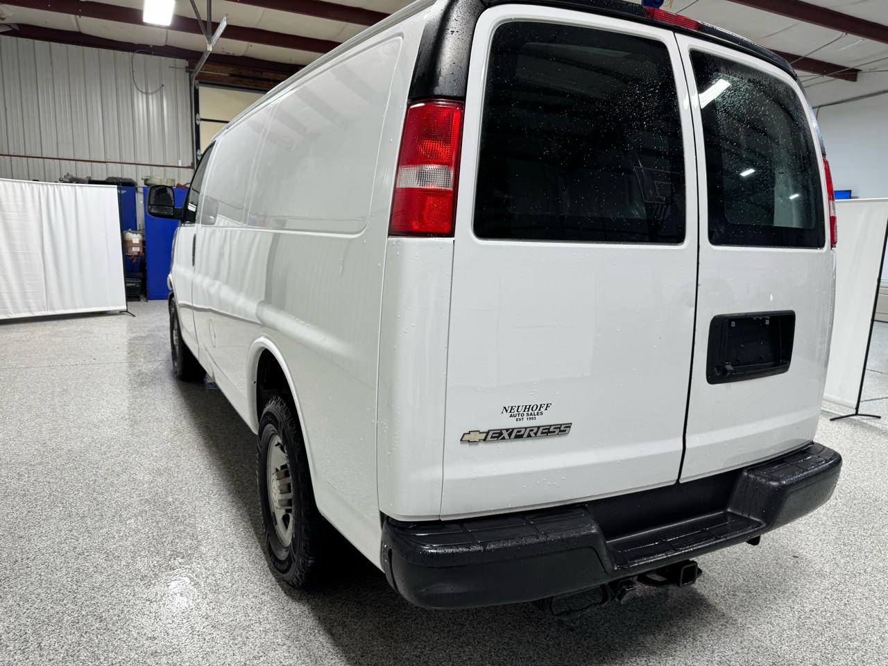 Chevrolet Express Cargo Van RWD 3500 135" 2018