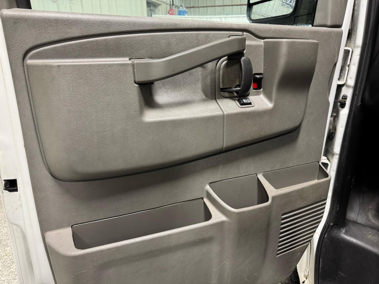 Chevrolet Express Cargo Van RWD 3500 135" 2018