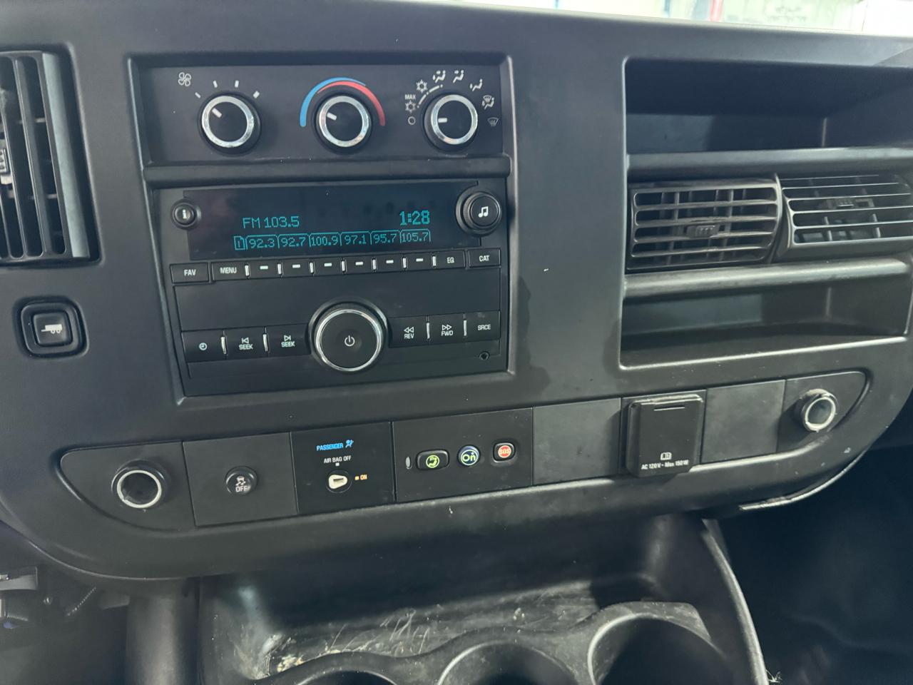 Chevrolet Express Cargo Van RWD 3500 135" 2018