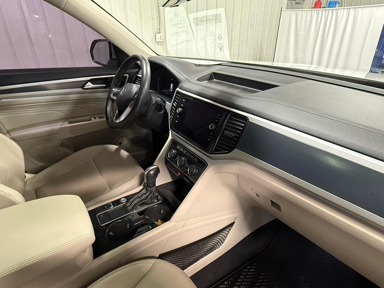 Volkswagen Atlas 2021.5 3.6L V6 SEL R-Line FWD 2021