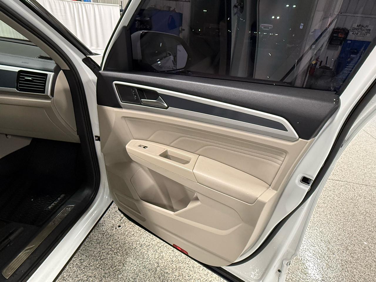 Volkswagen Atlas 2021.5 3.6L V6 SEL R-Line FWD 2021