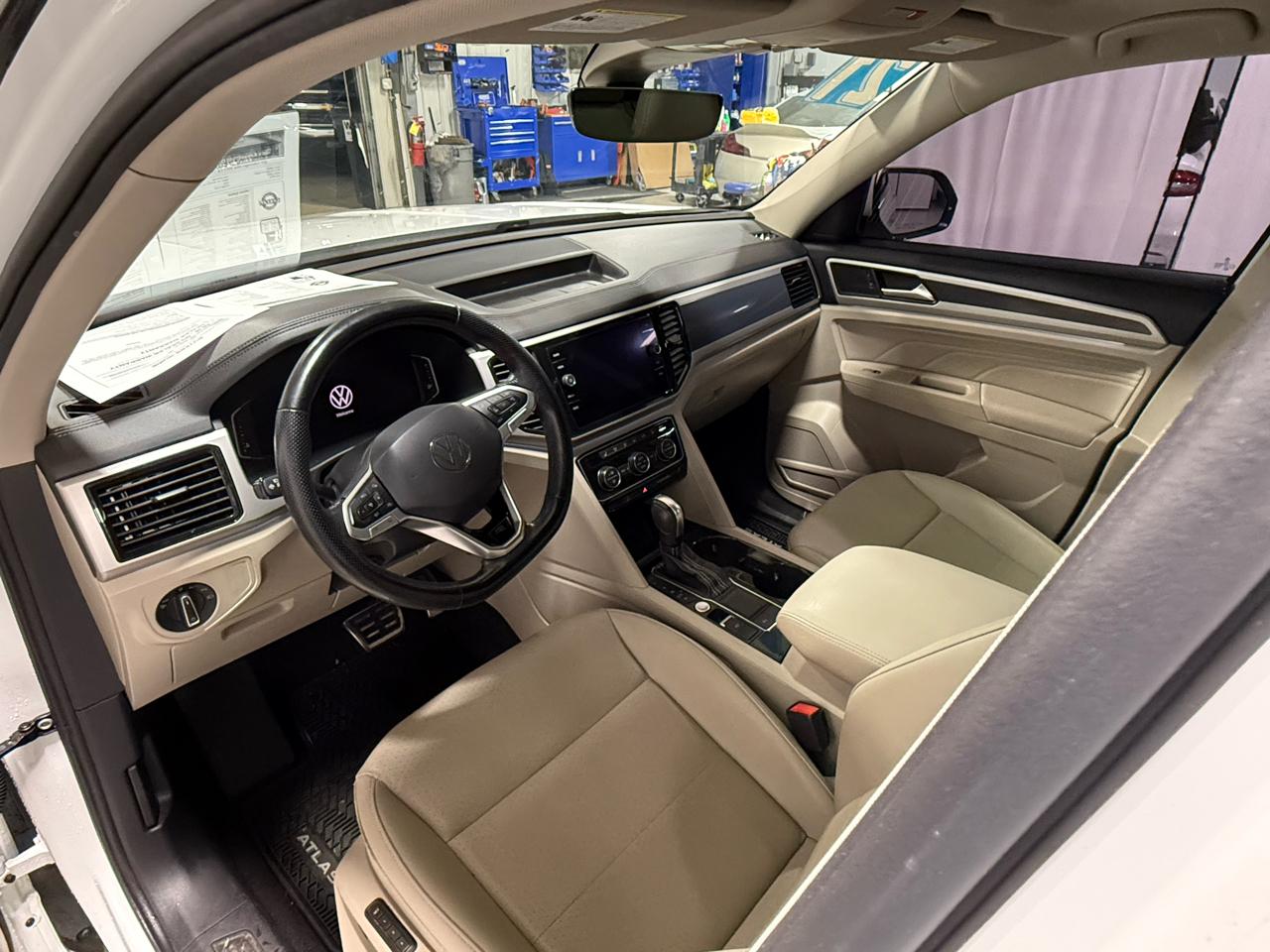 Volkswagen Atlas 2021.5 3.6L V6 SEL R-Line FWD 2021