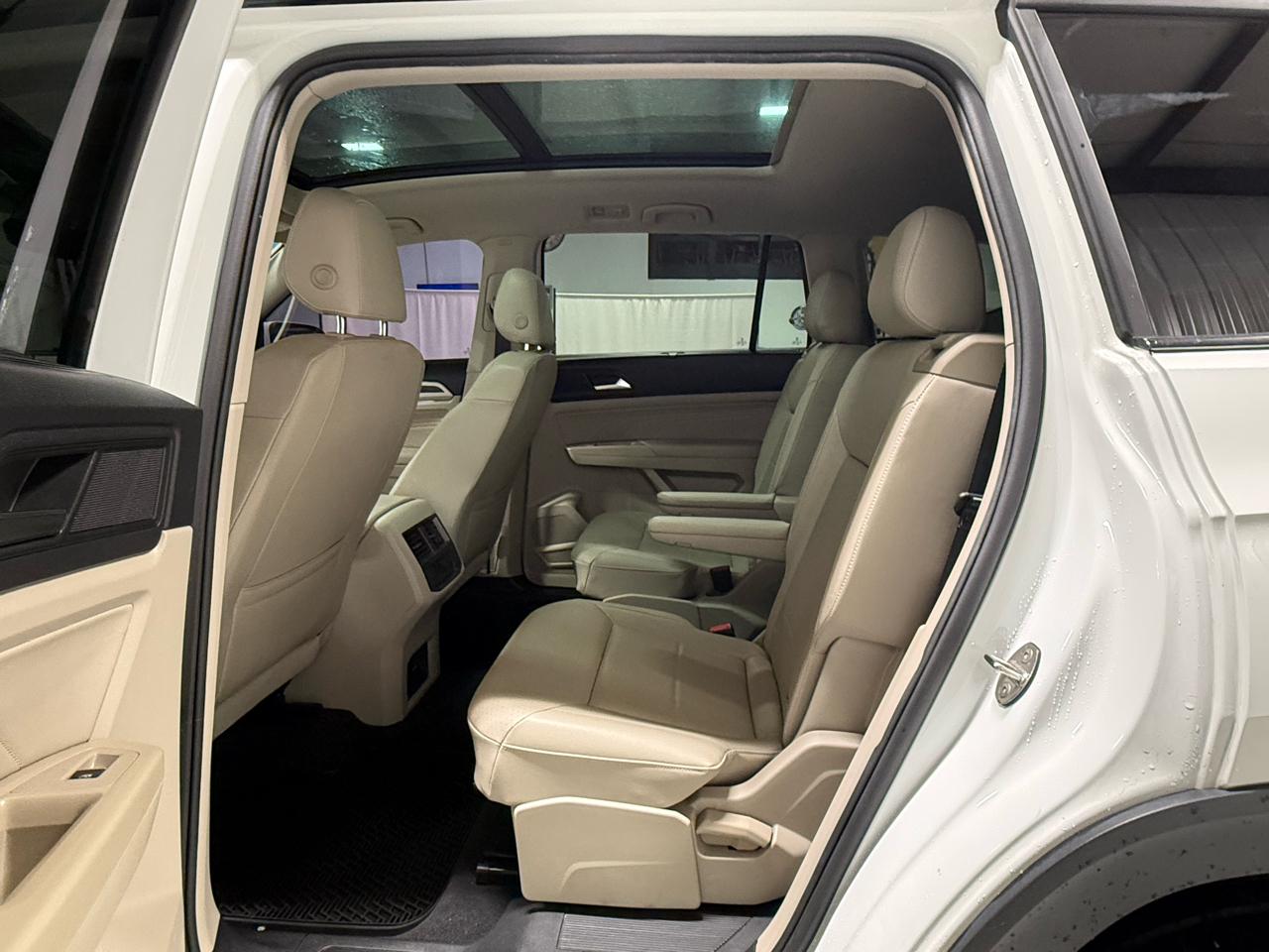 Volkswagen Atlas 2021.5 3.6L V6 SEL R-Line FWD 2021