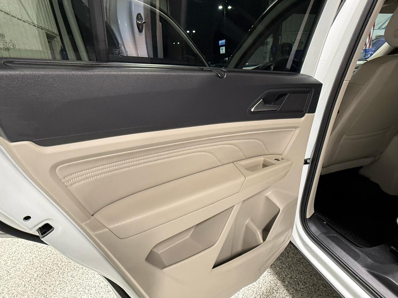 Volkswagen Atlas 2021.5 3.6L V6 SEL R-Line FWD 2021