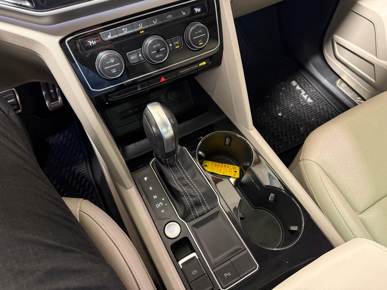 Volkswagen Atlas 2021.5 3.6L V6 SEL R-Line FWD 2021