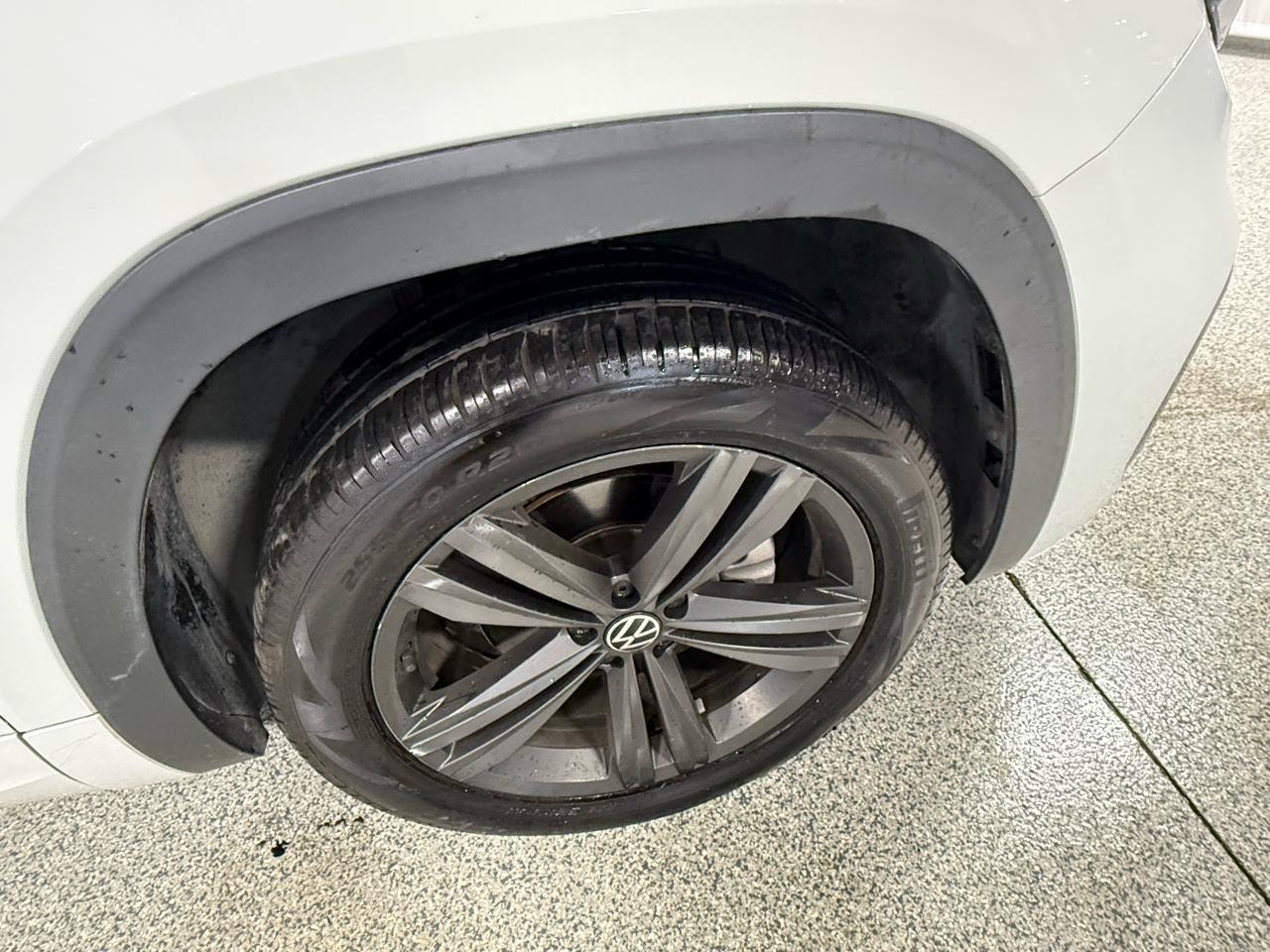 Volkswagen Atlas 2021.5 3.6L V6 SEL R-Line FWD 2021