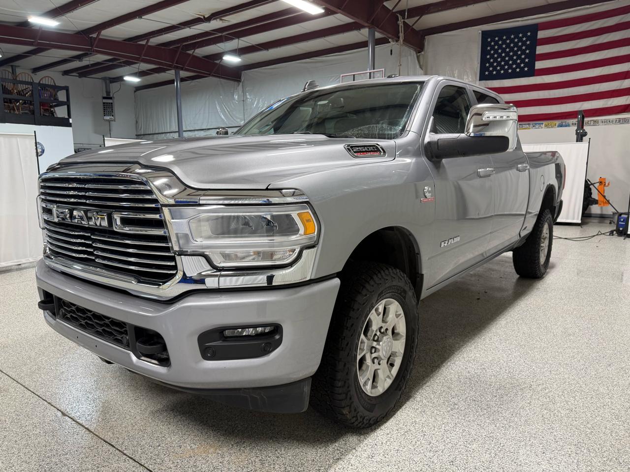 RAM 2500 Laramie 4x4 Crew Cab 6'4" Box 2024