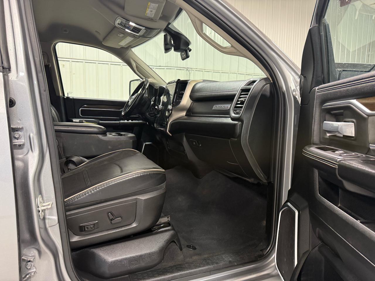 RAM 2500 Laramie 4x4 Crew Cab 6'4" Box 2024