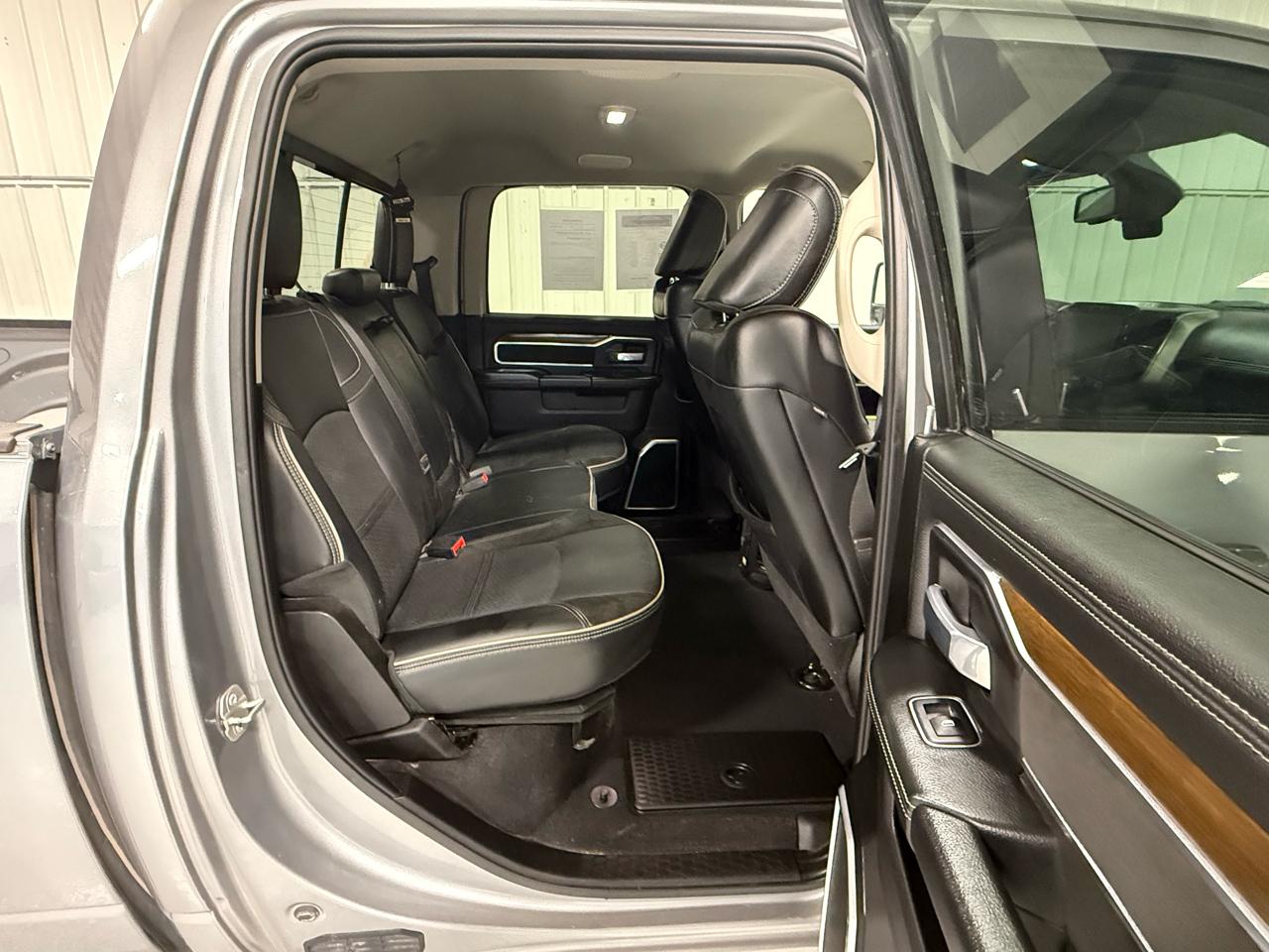 RAM 2500 Laramie 4x4 Crew Cab 6'4" Box 2024