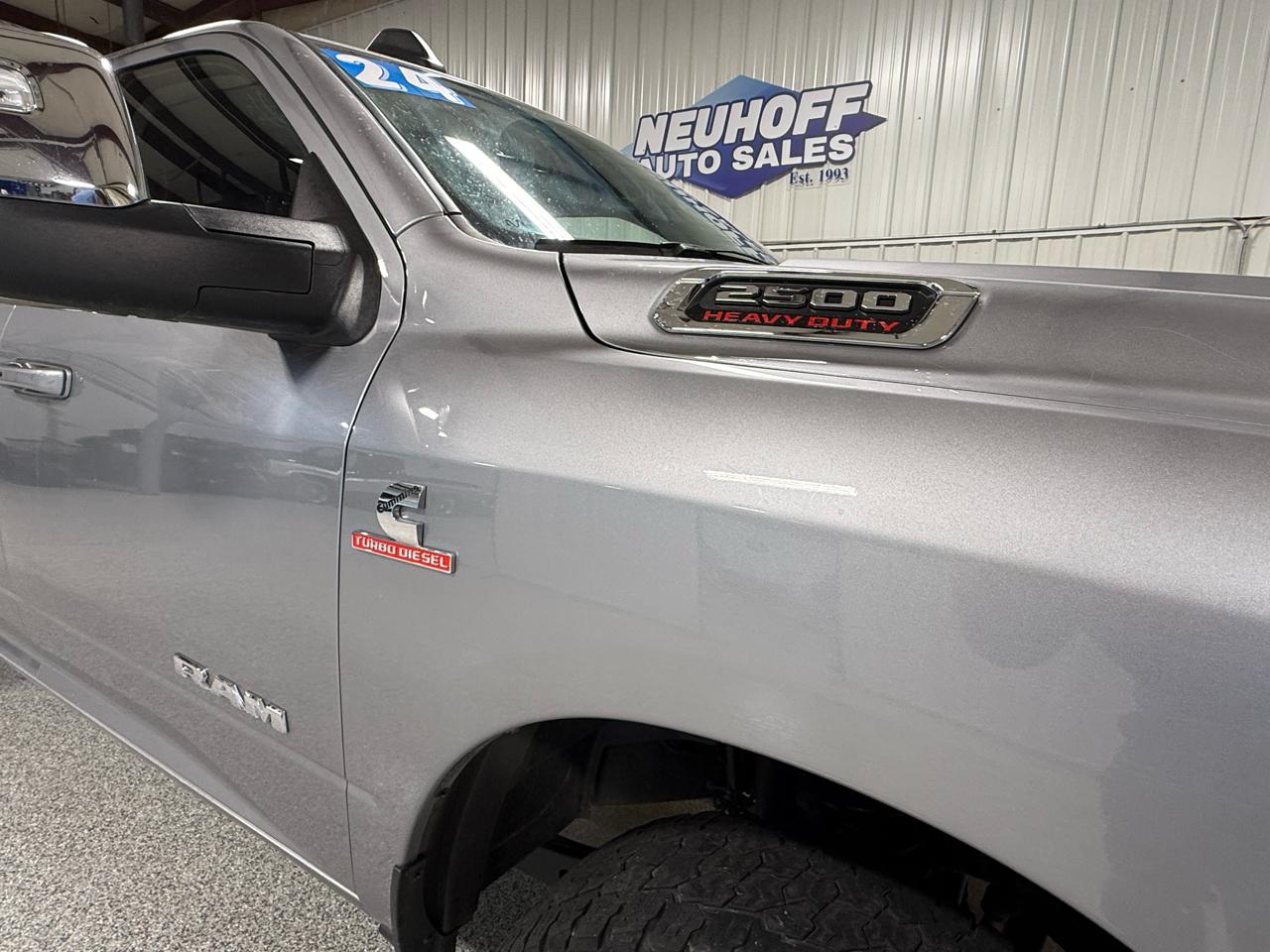 RAM 2500 Laramie 4x4 Crew Cab 6'4" Box 2024