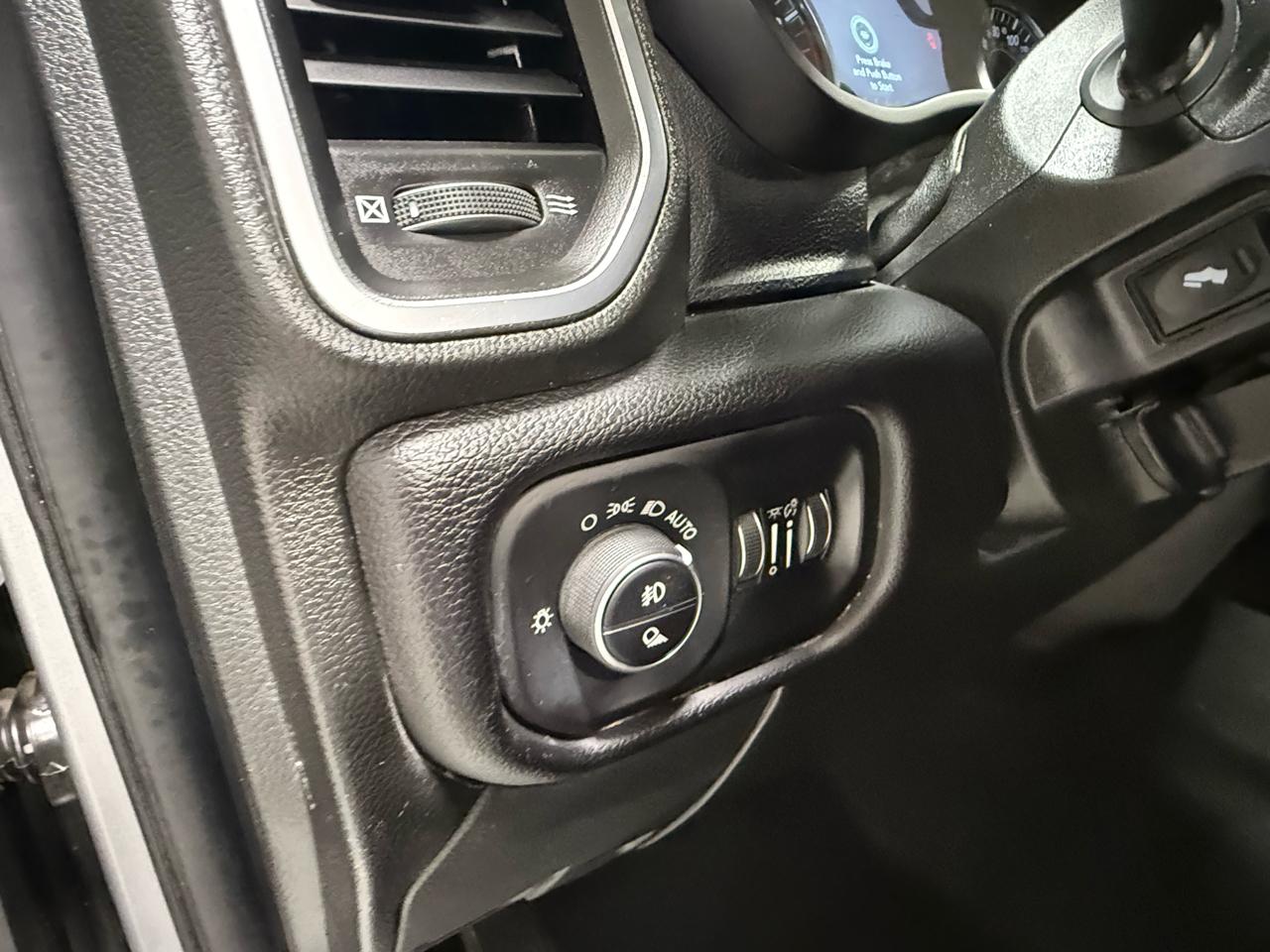 RAM 2500 Laramie 4x4 Crew Cab 6'4" Box 2024