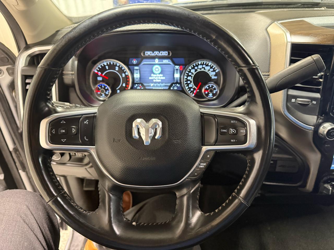 RAM 2500 Laramie 4x4 Crew Cab 6'4" Box 2024