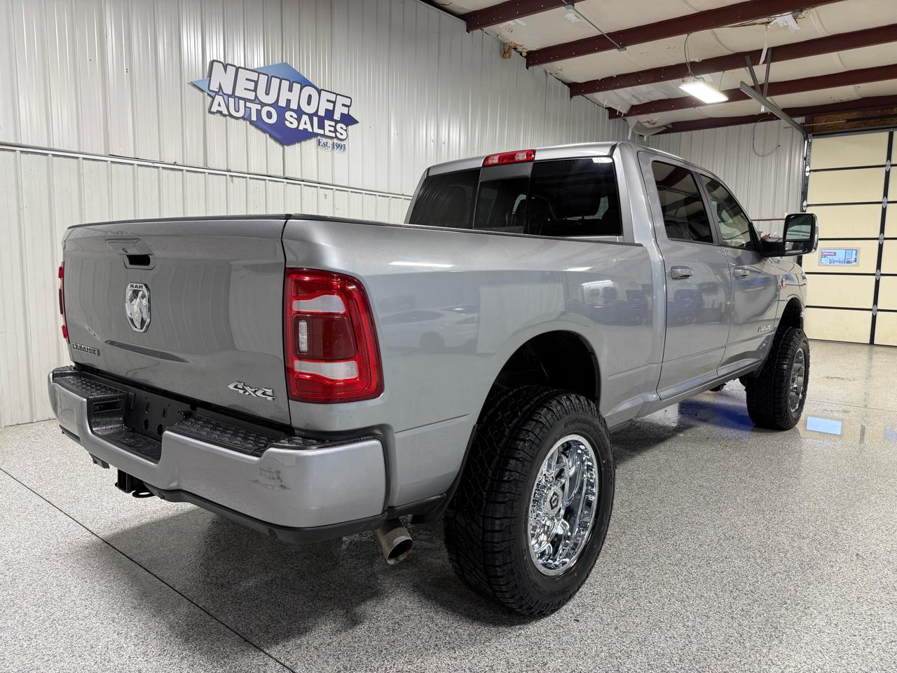 RAM 2500 Laramie 4x4 Crew Cab 6'4" Box 2024