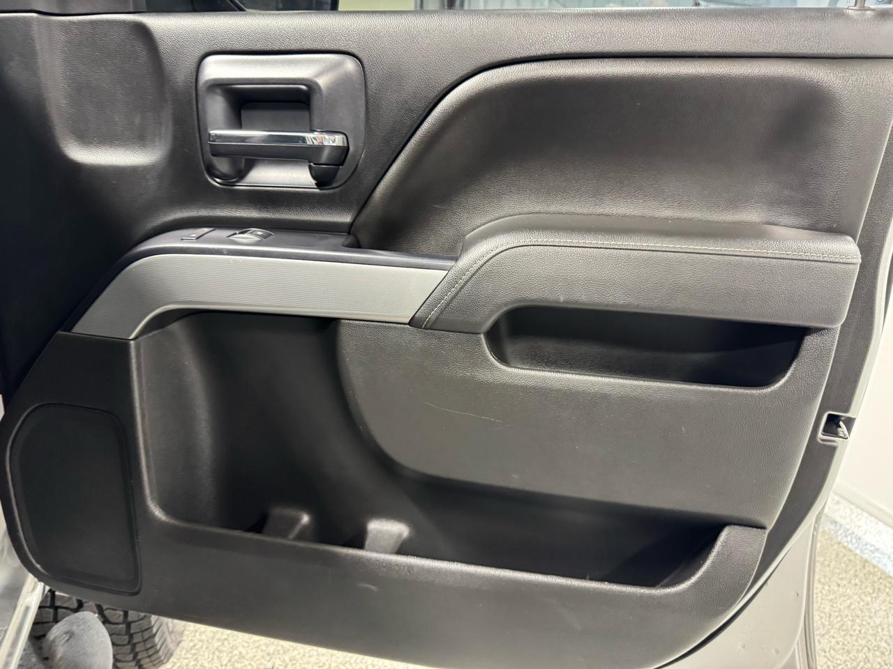 Chevrolet Silverado 1500 4WD Crew Cab 143.5" LT w/1LT 2015