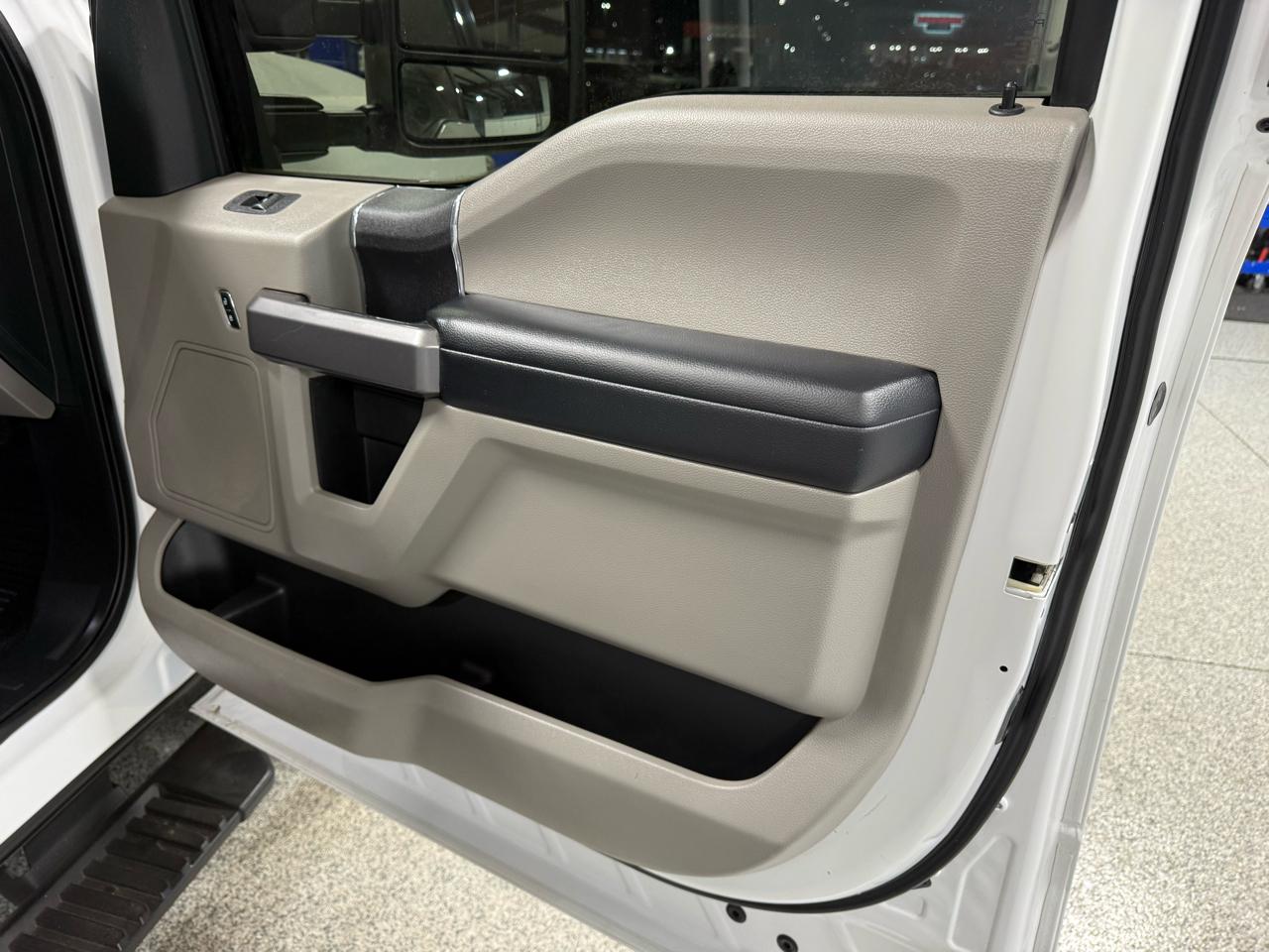 Ford Super Duty F-250 SRW XLT 4WD Crew Cab 6.75' Box 2018