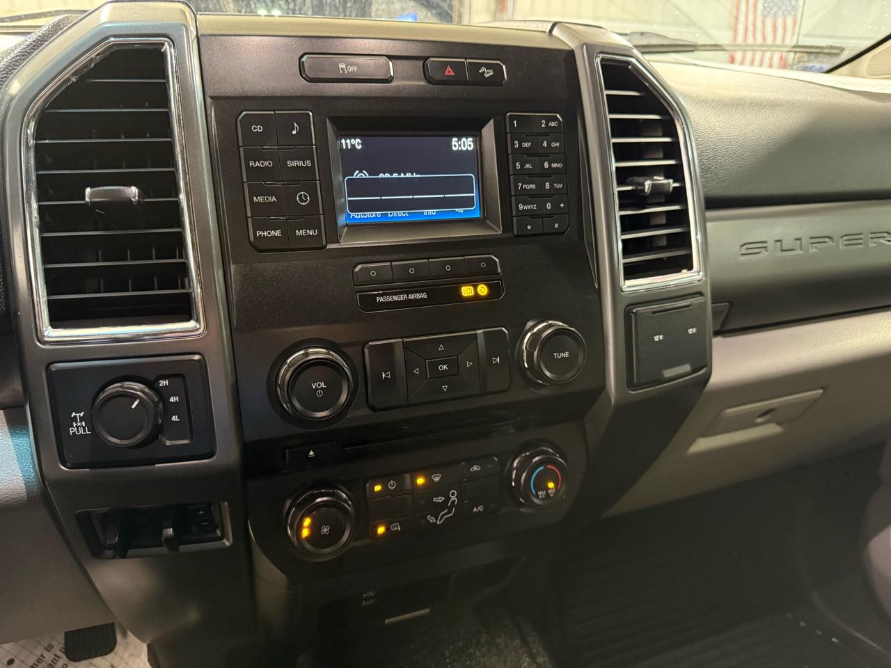 Ford Super Duty F-250 SRW XLT 4WD Crew Cab 6.75' Box 2018