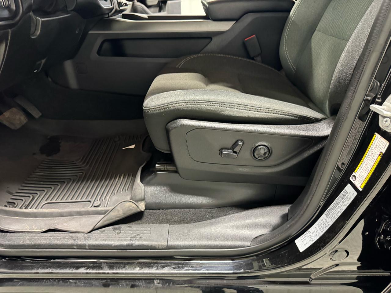 RAM 1500 Big Horn/Lone Star 4x4 Crew Cab 5'7" Box 2019