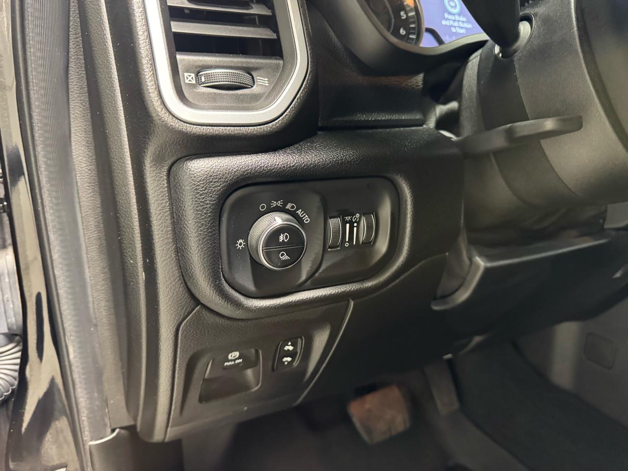RAM 1500 Big Horn/Lone Star 4x4 Crew Cab 5'7" Box 2019