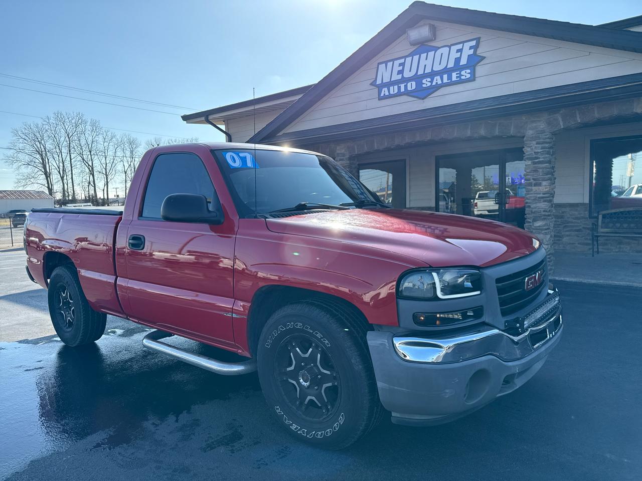 GMC Sierra 1500 Classic 2WD Reg Cab 119.0" Work Truck 2007