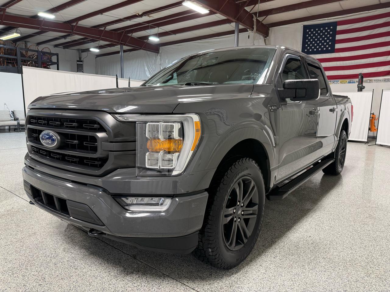 Ford F-150 4WD SuperCrew 145" XLT 2021