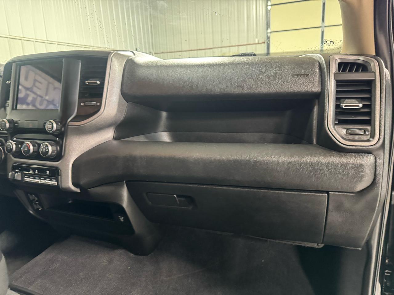 RAM 2500 Tradesman 4x4 Crew Cab 6'4" Box 2020