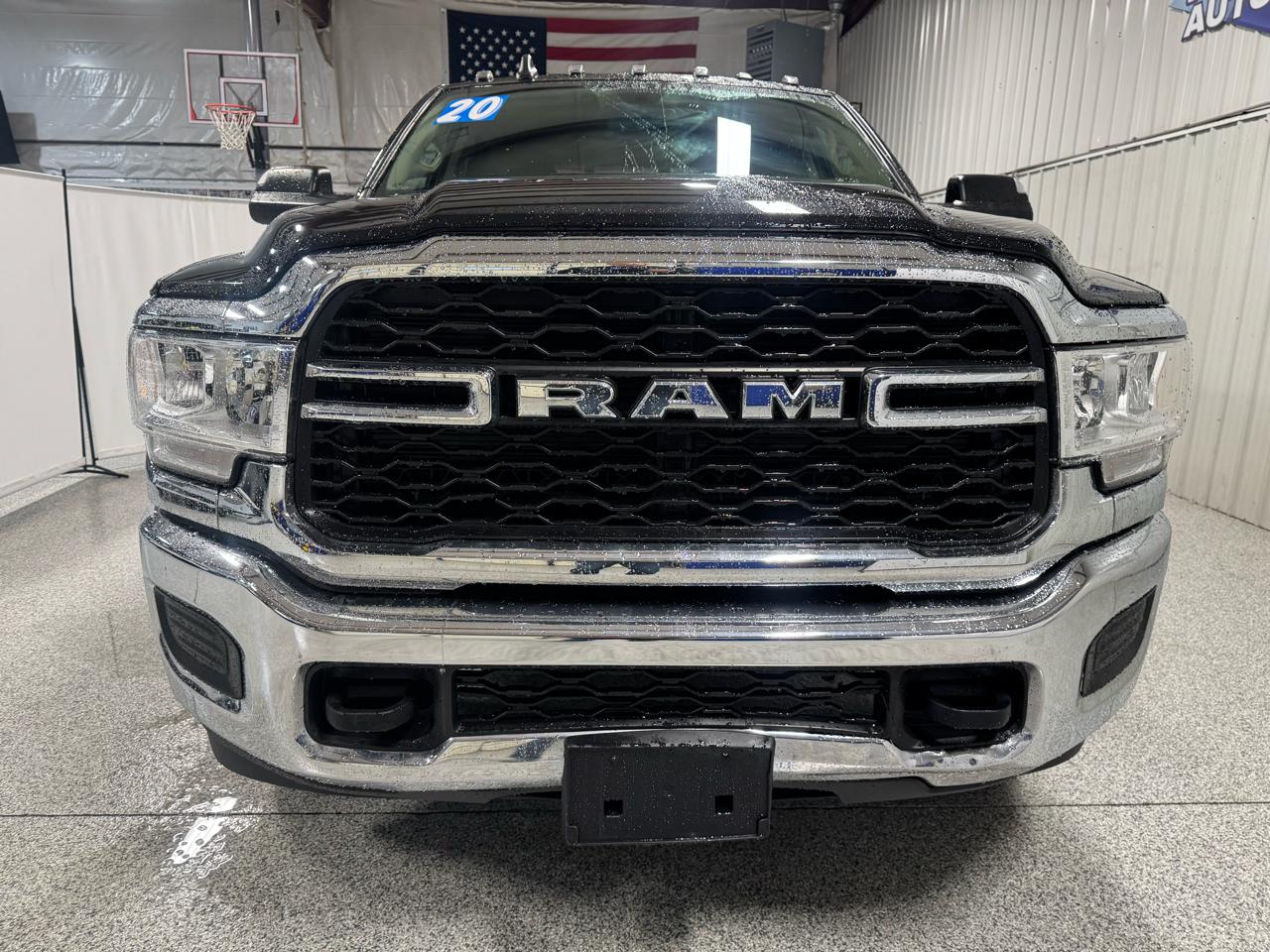 RAM 2500 Tradesman 4x4 Crew Cab 6'4" Box 2020