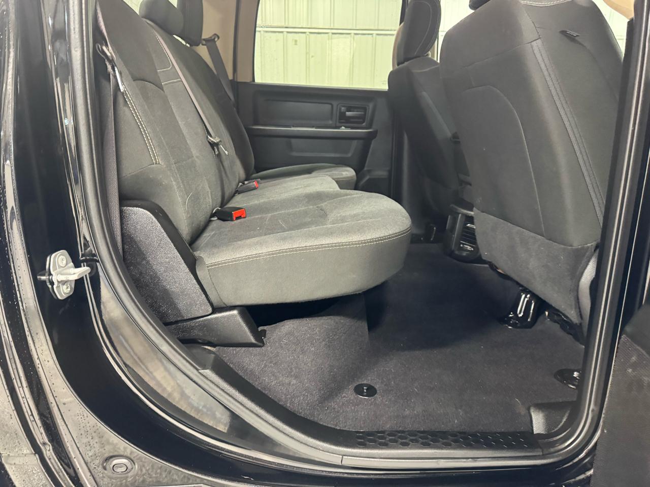 RAM 2500 Tradesman 4x4 Crew Cab 6'4" Box 2020