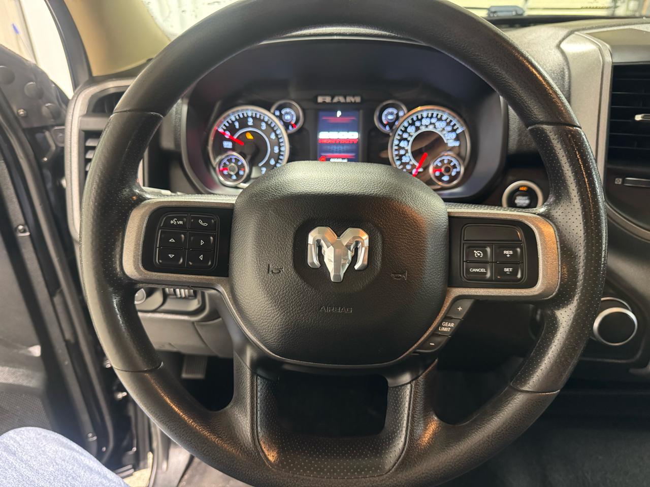 RAM 2500 Tradesman 4x4 Crew Cab 6'4" Box 2020