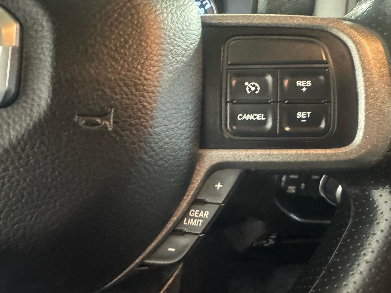 RAM 2500 Tradesman 4x4 Crew Cab 6'4" Box 2020