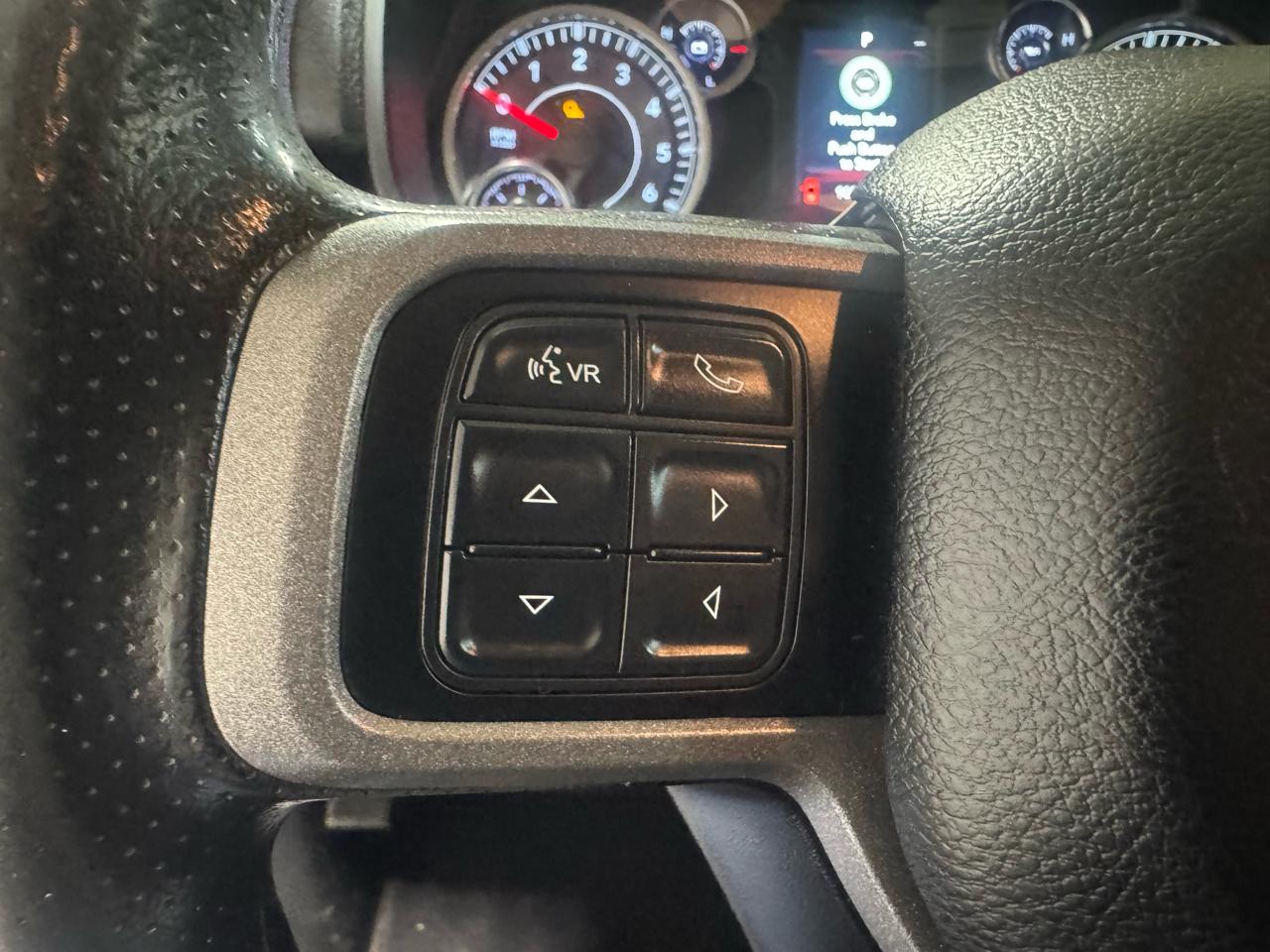 RAM 2500 Tradesman 4x4 Crew Cab 6'4" Box 2020