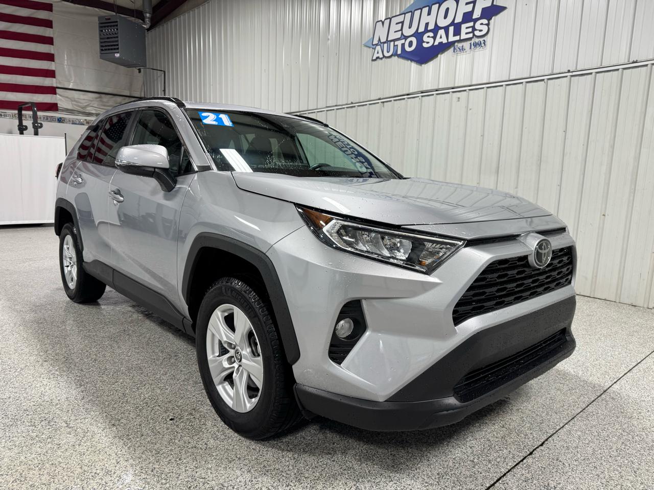 Toyota RAV4 XLE AWD (Natl) 2021