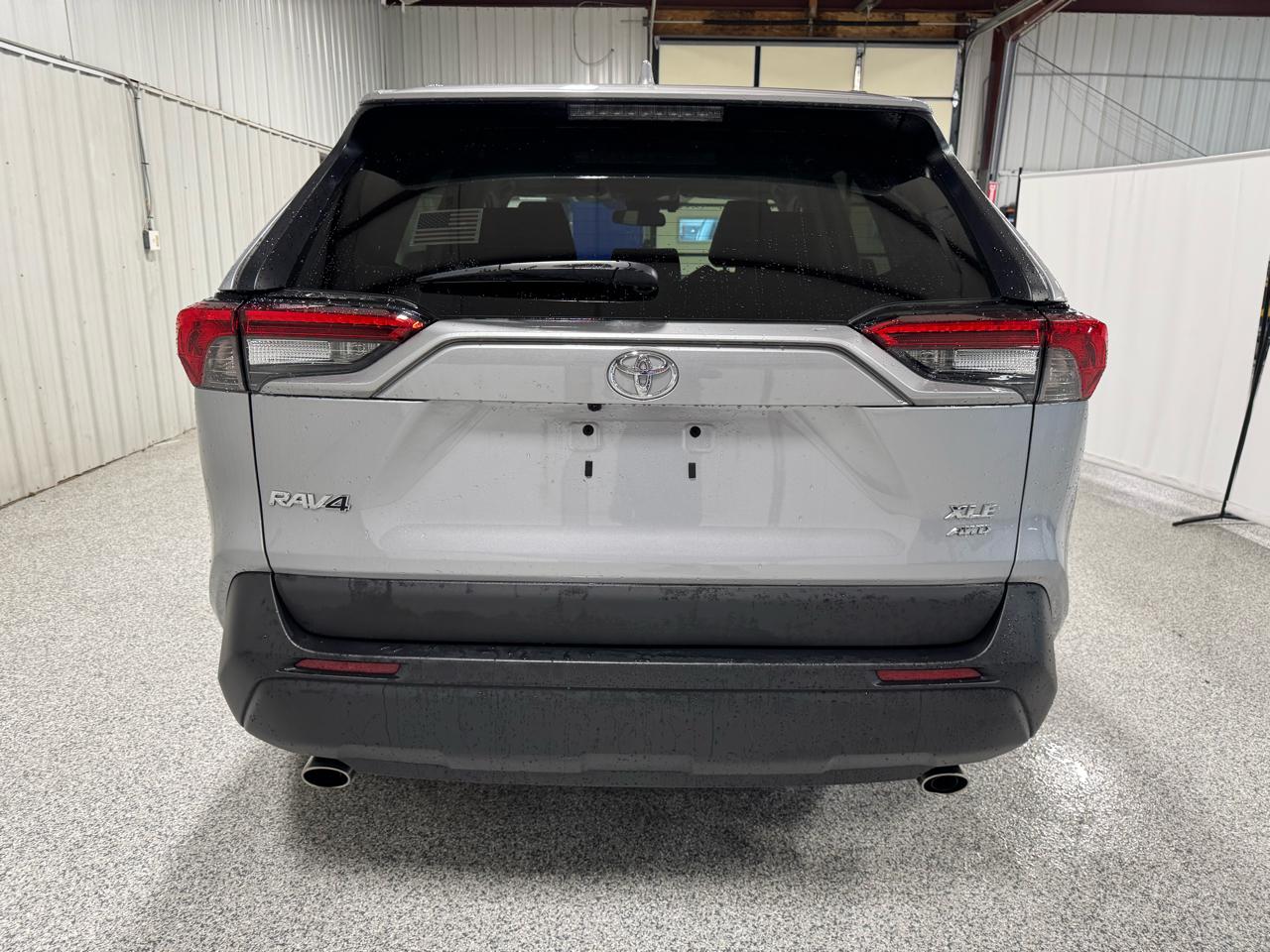 Toyota RAV4 XLE AWD (Natl) 2021