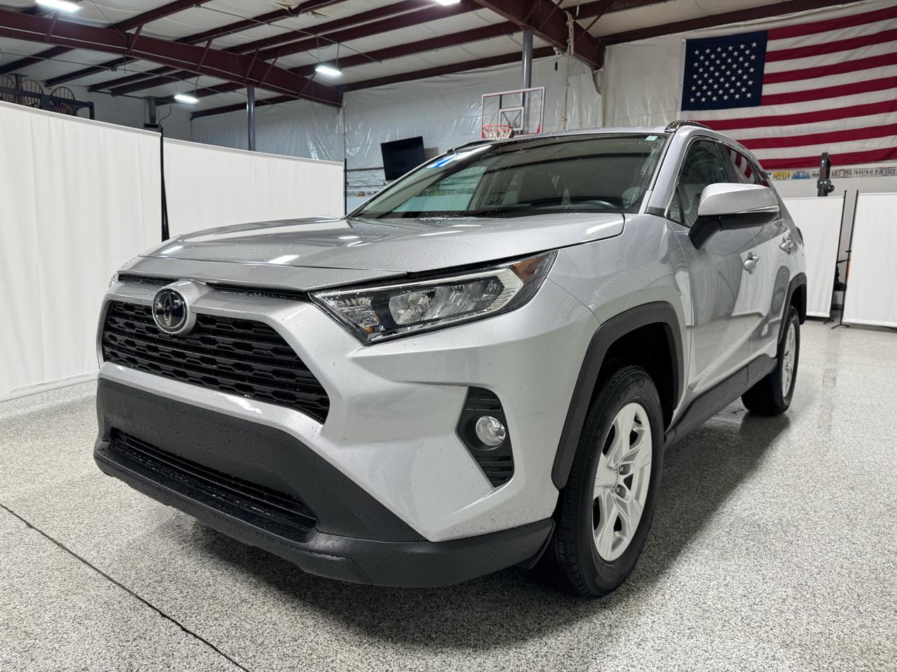 Toyota RAV4 XLE AWD (Natl) 2021