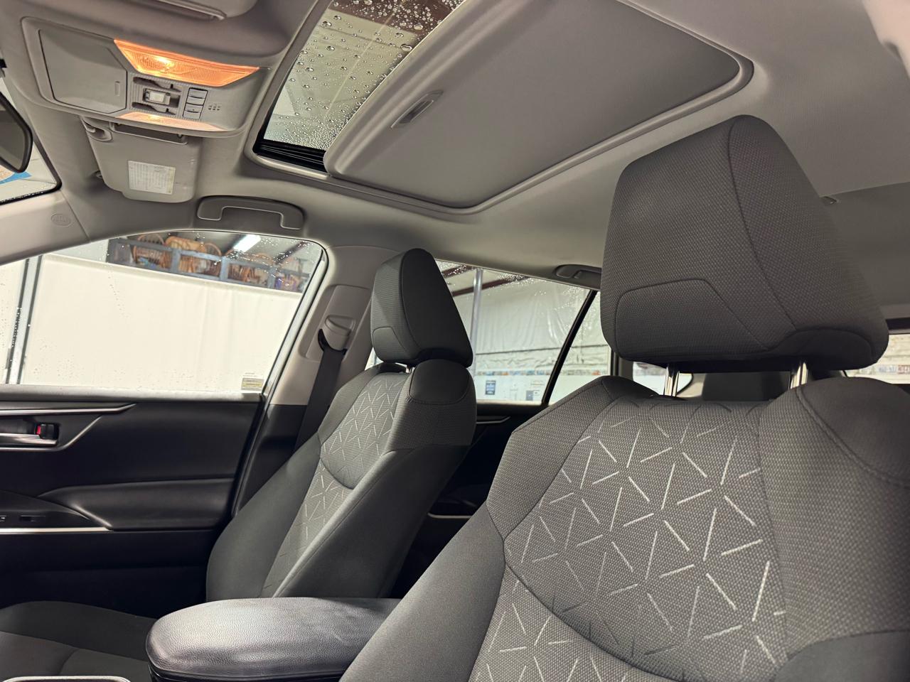 Toyota RAV4 XLE AWD (Natl) 2021