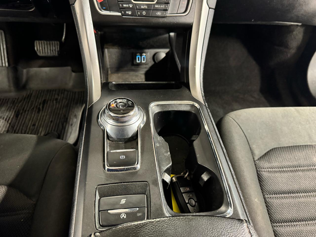 Ford Fusion SE FWD 2020