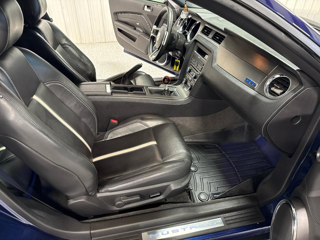 Ford Mustang 2dr Cpe GT 2012