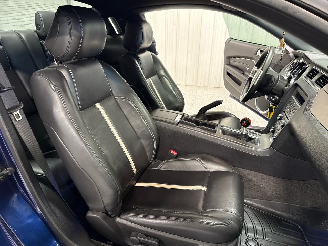 Ford Mustang 2dr Cpe GT 2012