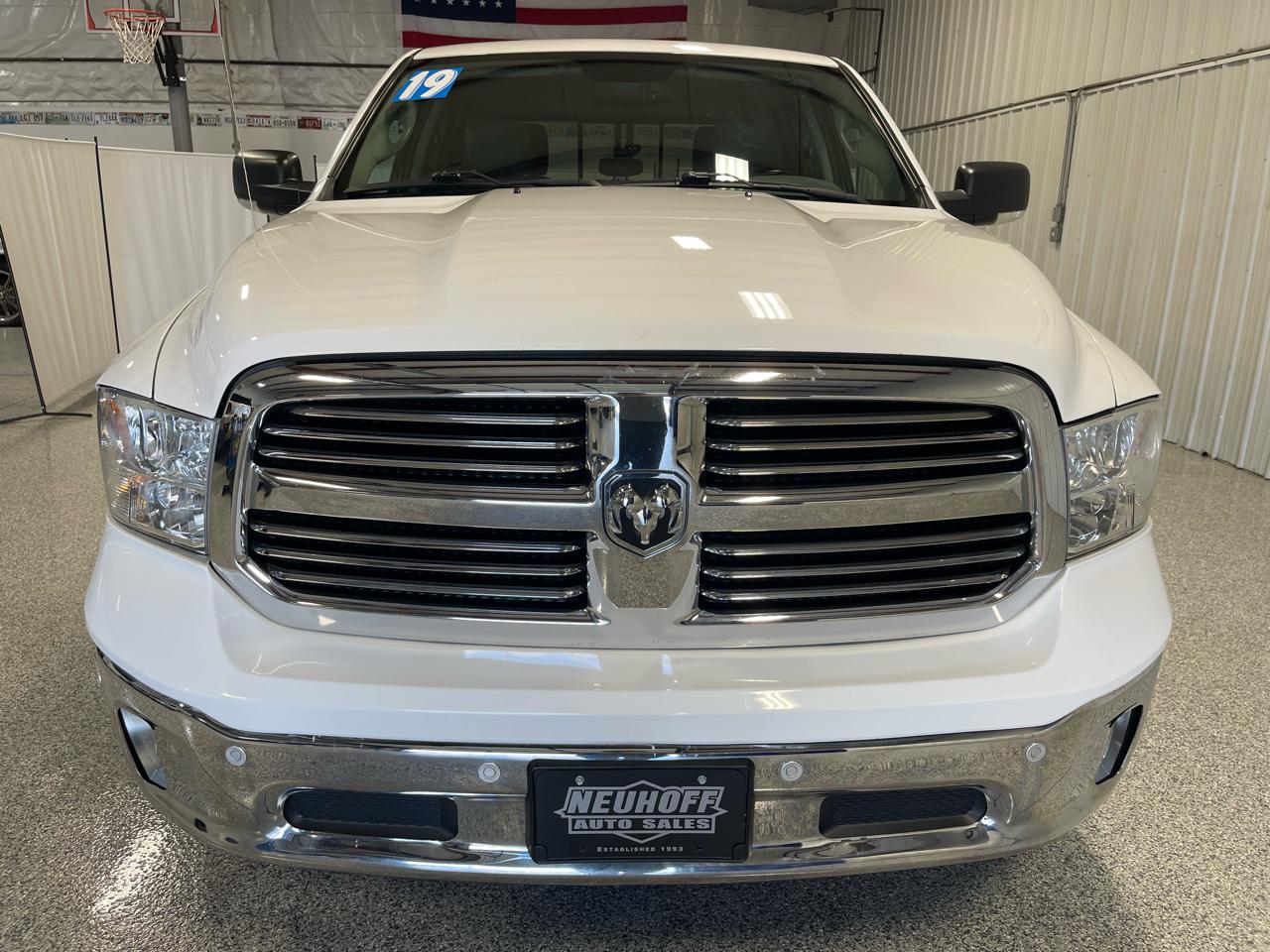 RAM 1500 Classic Big Horn 4x4 Crew Cab 5'7" Box 2019
