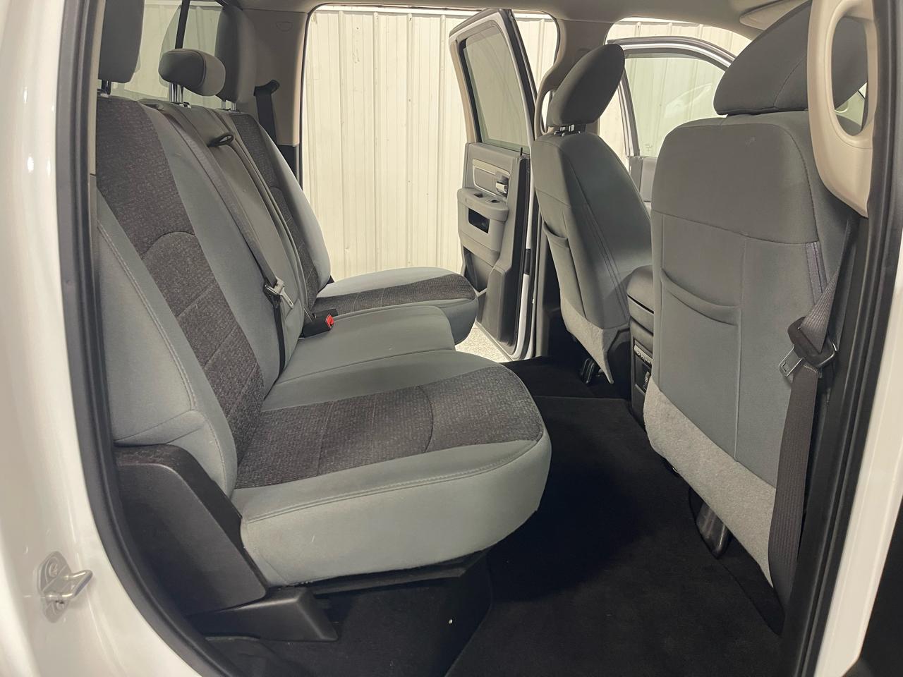 RAM 1500 Classic Big Horn 4x4 Crew Cab 5'7" Box 2019