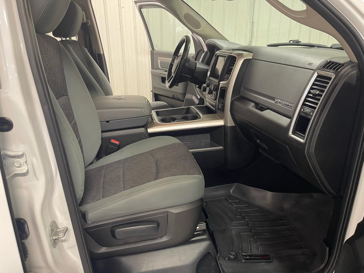 RAM 1500 Classic Big Horn 4x4 Crew Cab 5'7" Box 2019